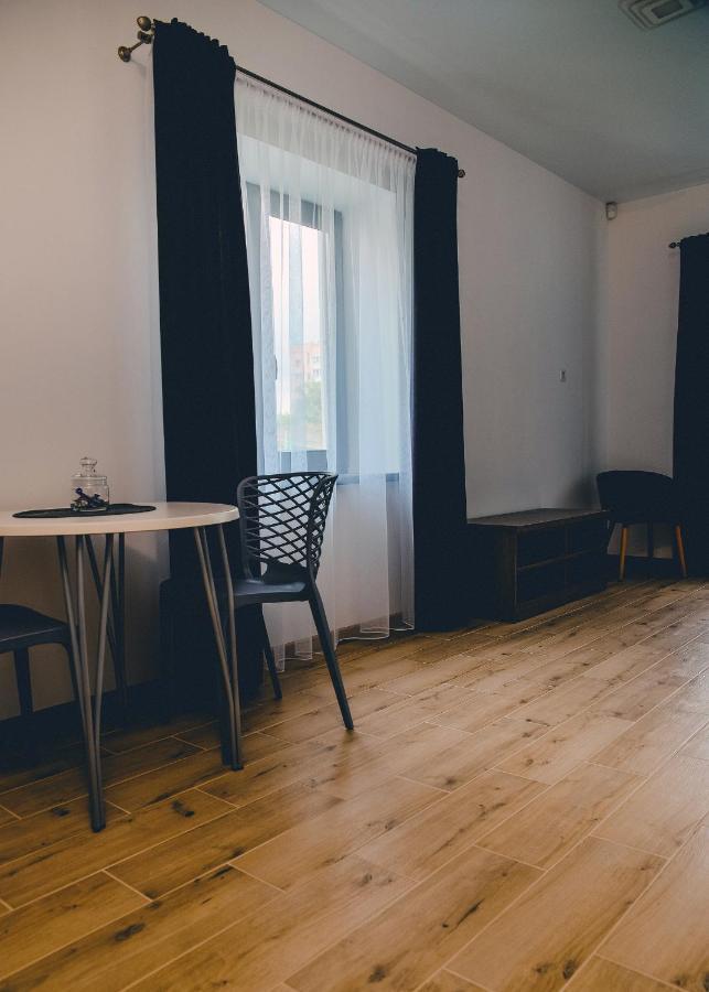 Four Rooms Apartments تشيركاسي المظهر الخارجي الصورة